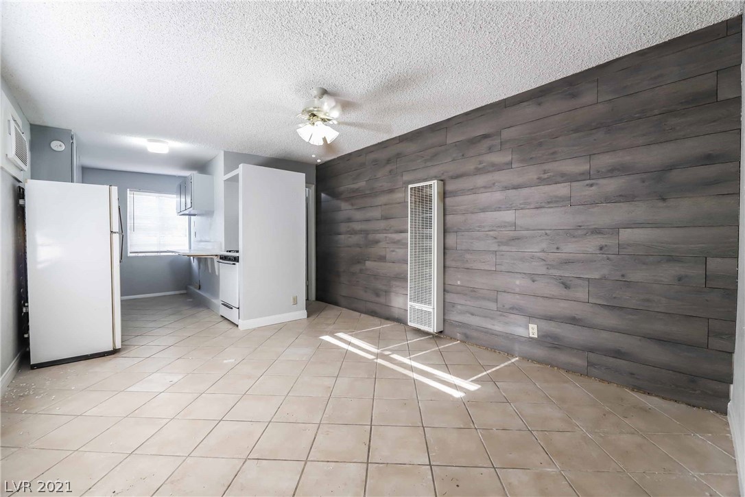 307 Regina Way, Unit B Henderson, NV 89015 - Photo 5 of 17
