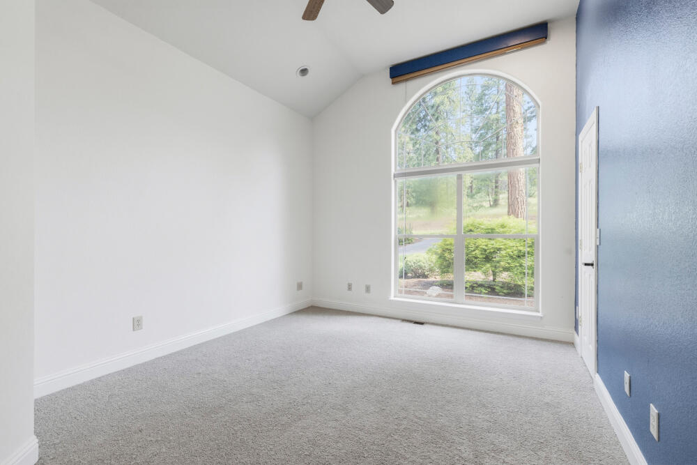 11756 Merganser Road Klamath Falls, OR 97601 - Photo 41 of 73 Located at front of the home