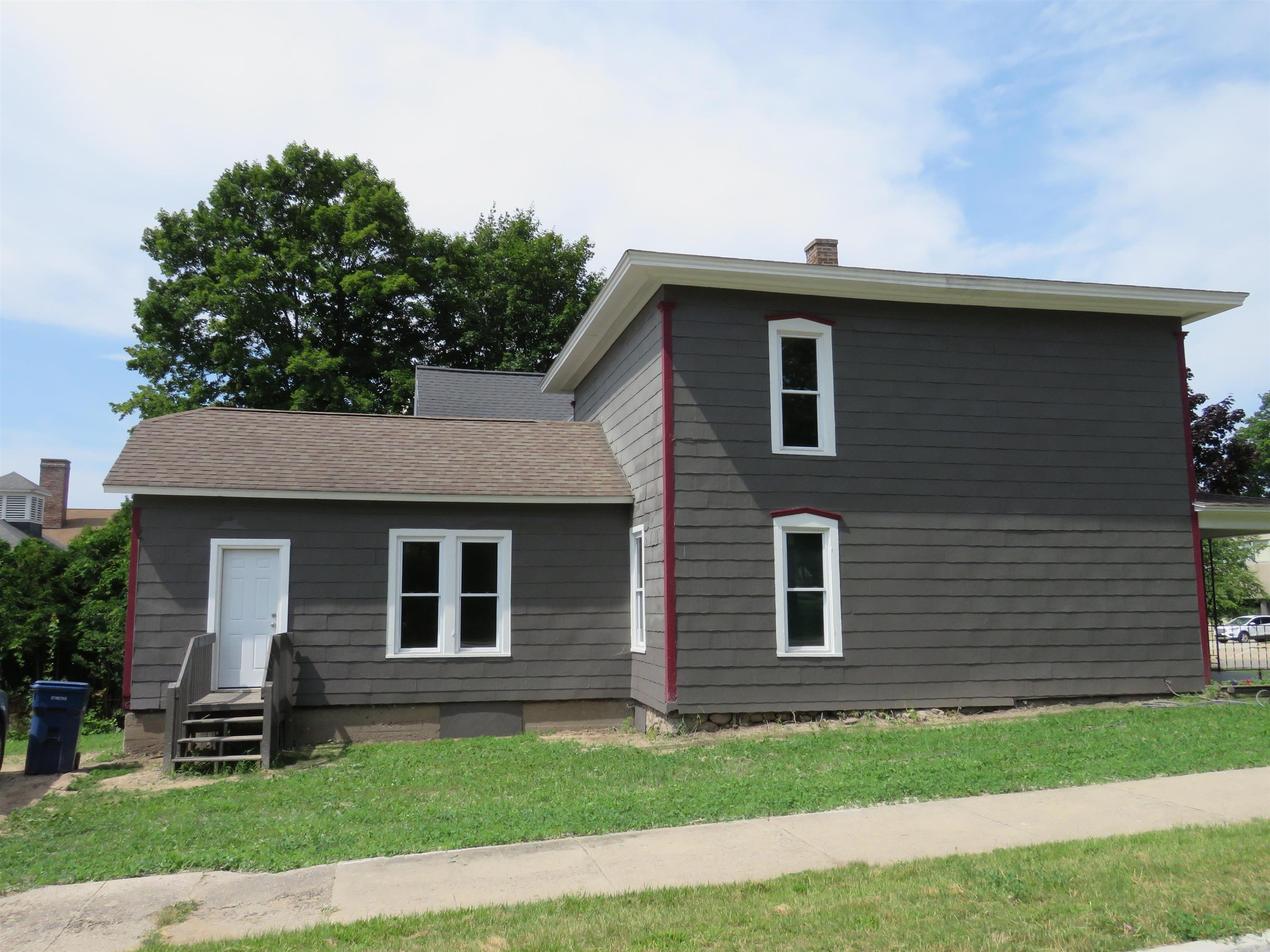 222 East Harris Street Cadillac, MI 49601 - Photo 17 of 18 1925319-40548fd3-f2aa-4e94-a695-5b8db921b51a.JPG