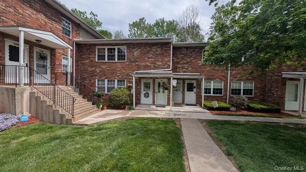 $240,000 | 276 Temple Hill Road, Unit 2607, New Windsor, NY 12553