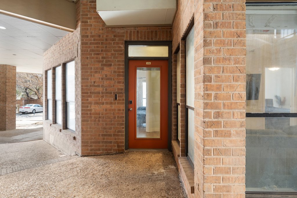 1910 Robbins Place, Unit 106 Austin, TX 78705 - Photo 3 of 20 a view of an entryway door