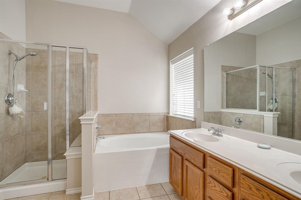 5229 Westheimer Road Fort Worth, TX 76244 - Photo 19 of 29 Primary bath!