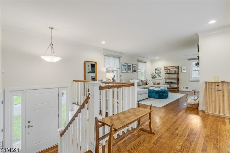 5 Persimmon Way Springfield, NJ 07081 - Photo 2 of 23