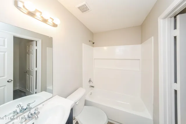 $1,475 | 4238 Shadow Glen Drive, Horn Lake, MS 38637