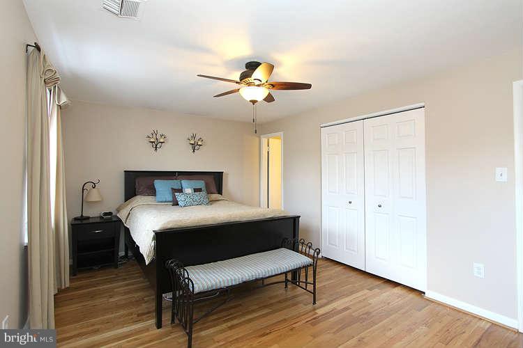 12822 Epping Terrace, Unit 2F Silver Spring, MD 20906 - Photo 15 of 28 Bath (Master)