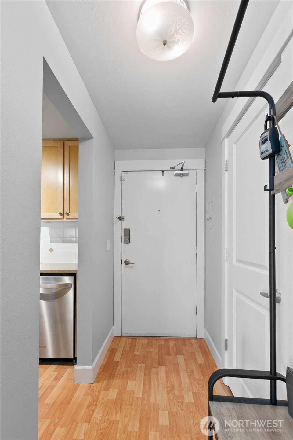 8017 234th Street Southwest, Unit 325 Edmonds, WA 98026 - Photo 8 of 28