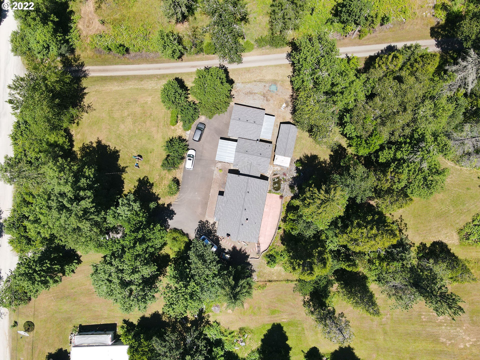 159 Rod And Gun Club Road Riddle, OR 97469 - Photo 4 of 29
