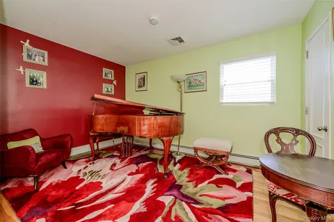 $969,000 | 262 Rose Street, Massapequa Park, NY 11762