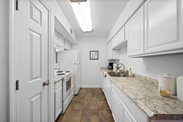 $1,050 | 2828 61st Street, Unit 105, Galveston, TX 77551