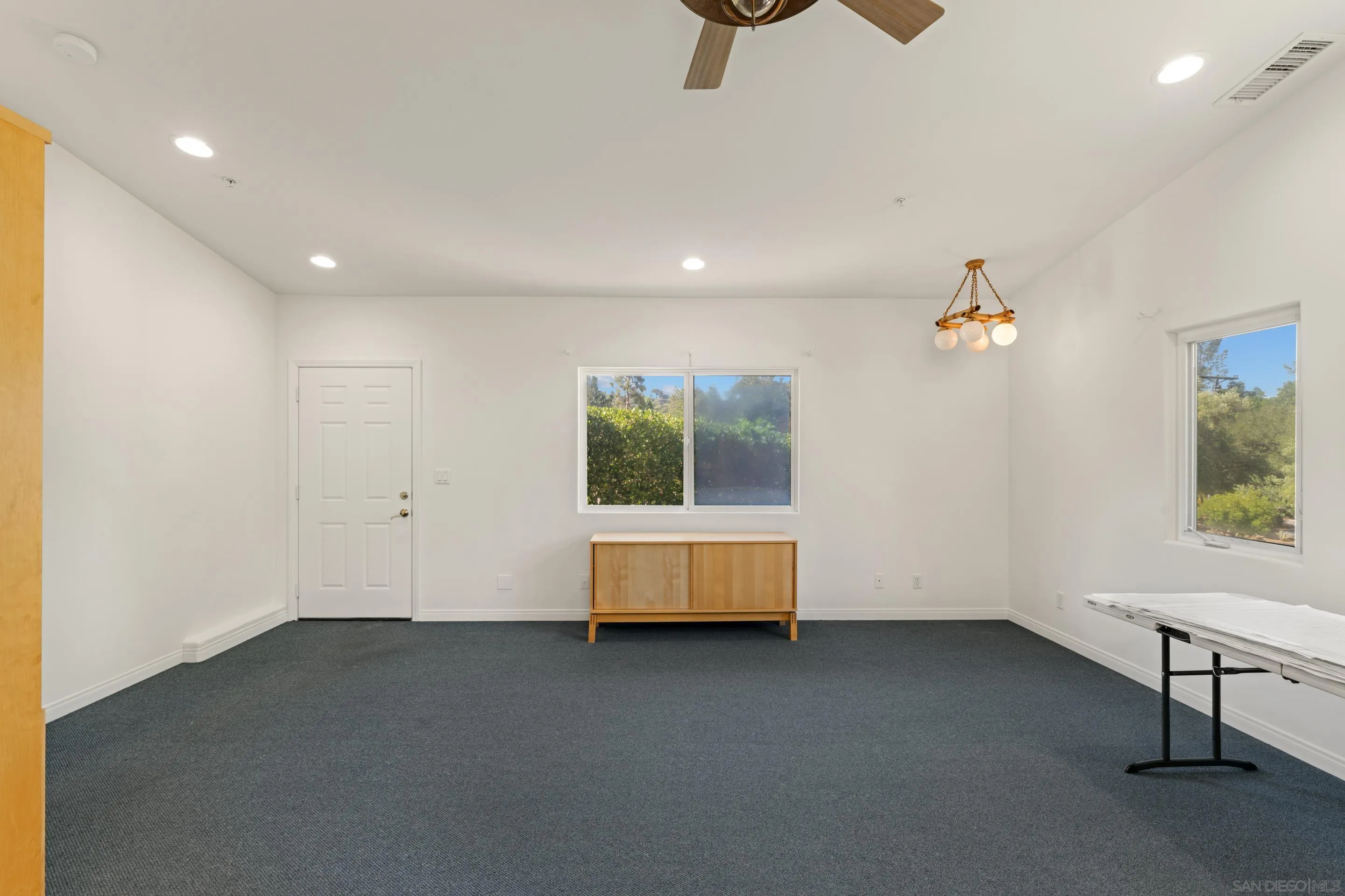 16611 Orchard Bend Road Poway, CA 92064 - Photo 40 of 59 an entryway in a room
