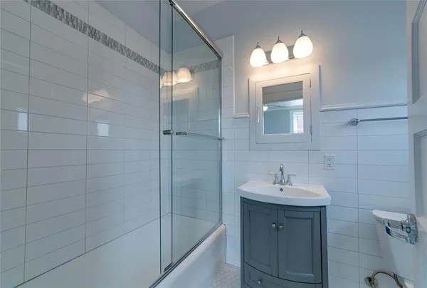 $2,150 | 703 West Magnolia Avenue, Unit 201, Fort Worth, TX 76104