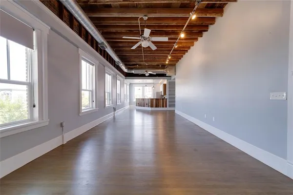 $2,150 | 703 West Magnolia Avenue, Unit 201, Fort Worth, TX 76104