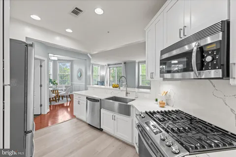 $599,900 | 400 Cameron Station Boulevard, Unit 202, Alexandria, VA 22304