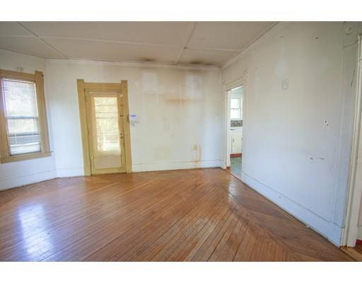 15 Dresden Street Springfield, MA 01109 - Photo 5 of 13 Gallery Image 5