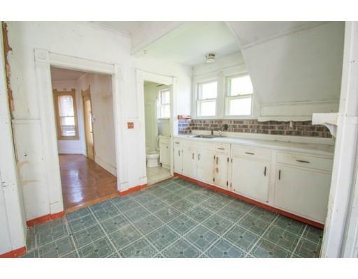 15 Dresden Street Springfield, MA 01109 - Photo 6 of 13 Gallery Image 6