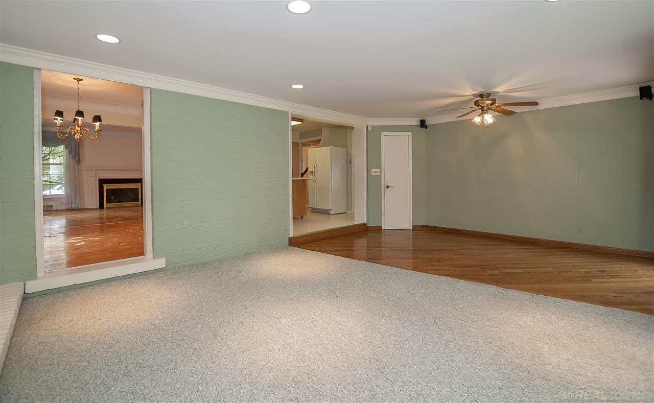 1220 Fairholme Road Grosse Pointe Woods, MI 48236 - Photo 17 of 41