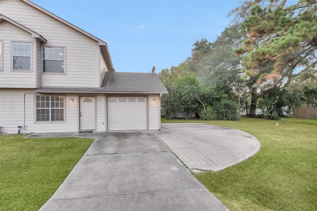 $1,450 | 420 Foster Street, Unit 1, Tomball, TX 77375