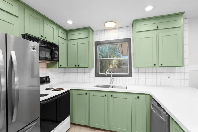 $1,450 | 420 Foster Street, Unit 1, Tomball, TX 77375