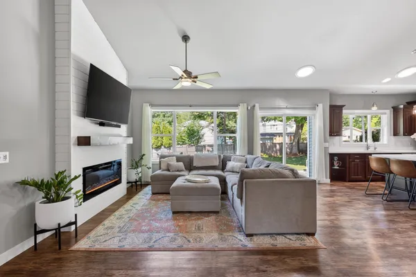 $749,900 | 524 North Sherman Avenue, Madison, WI 53704