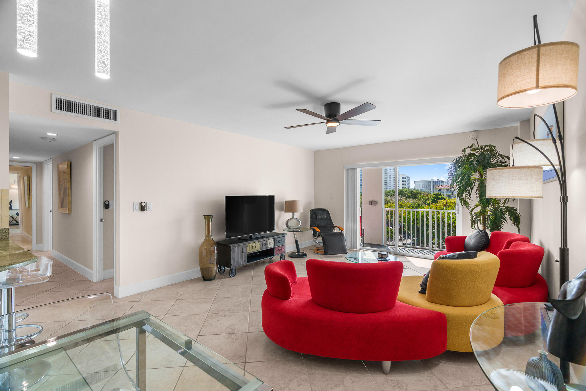 950 Ponce De Leon Road, Unit 403 Boca Raton, FL 33432 - Photo 11 of 30 Living Room