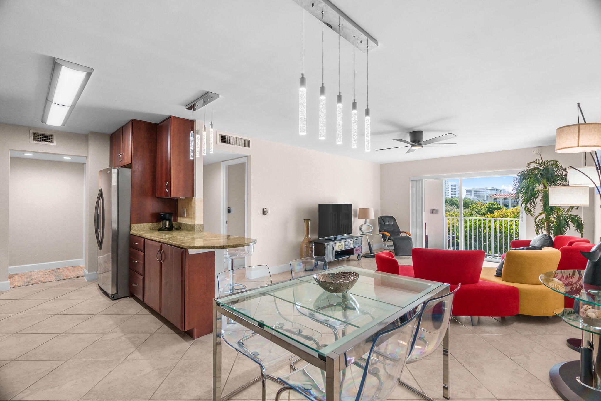 950 Ponce De Leon Road, Unit 403 Boca Raton, FL 33432 - Photo 7 of 30 Dining/ LR