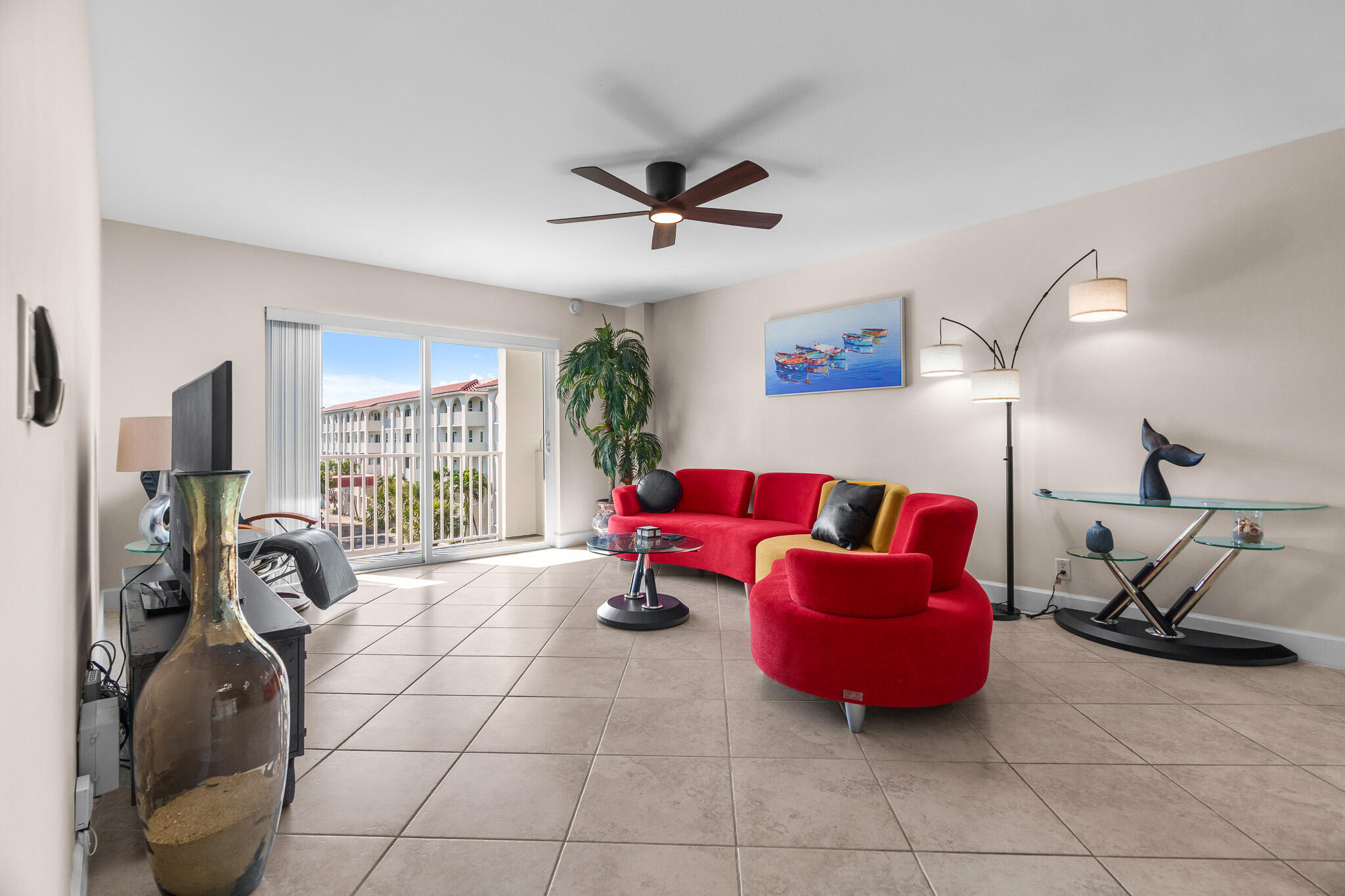 950 Ponce De Leon Road, Unit 403 Boca Raton, FL 33432 - Photo 9 of 30 Living Room