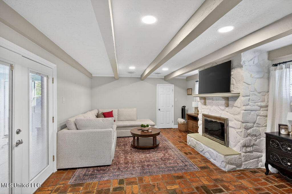 334 Carter Road Biloxi, MS 39531 - Photo 21 of 35 334CarterRd-21