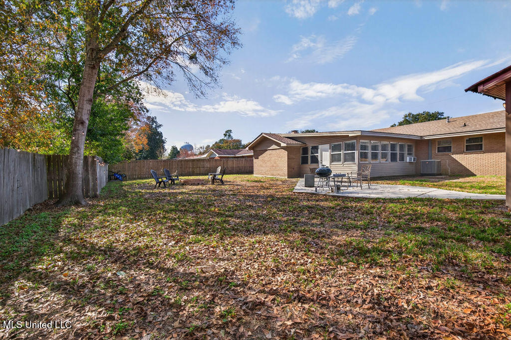 334 Carter Road Biloxi, MS 39531 - Photo 26 of 35 334CarterRd-27