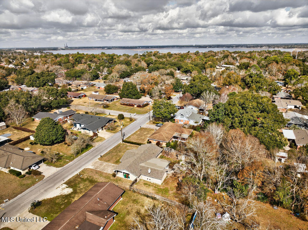 334 Carter Road Biloxi, MS 39531 - Photo 31 of 35 334CarterRd-32