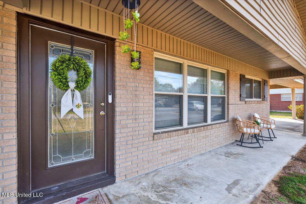 334 Carter Road Biloxi, MS 39531 - Photo 7 of 35 334CarterRd-5