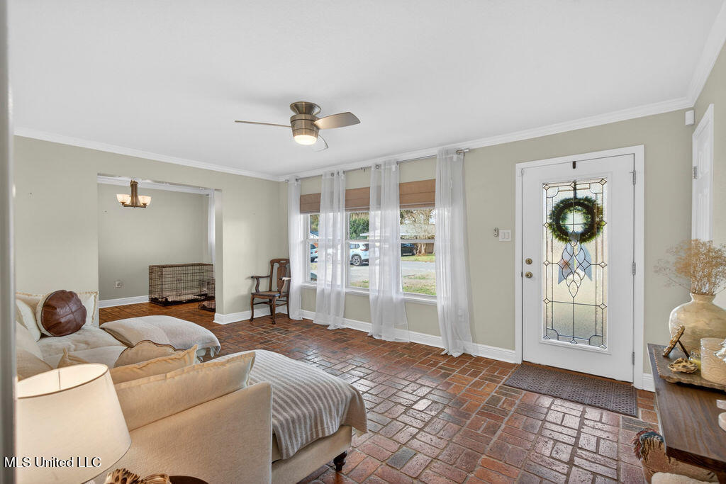 334 Carter Road Biloxi, MS 39531 - Photo 10 of 35 334CarterRd-8