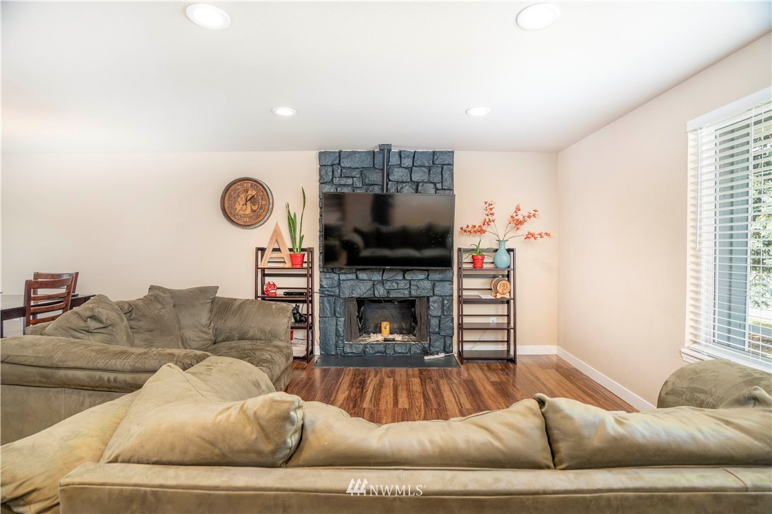 3311 Southeast 17th Street Renton, WA 98058 - Photo 9 of 24 Gallery Image 9
