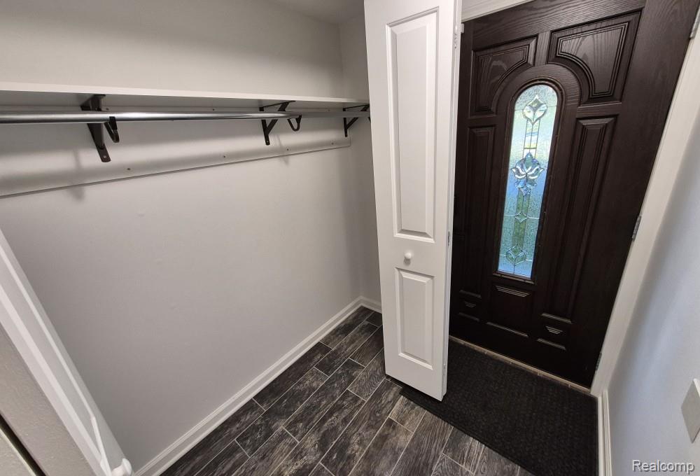 7377 Cooley Lake Road West Bloomfield, MI 48324 - Photo 19 of 59
