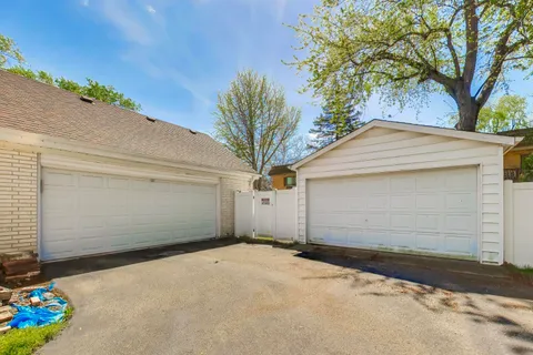 $699,000 | 511 Mark Lane, Downers Grove, IL 60516