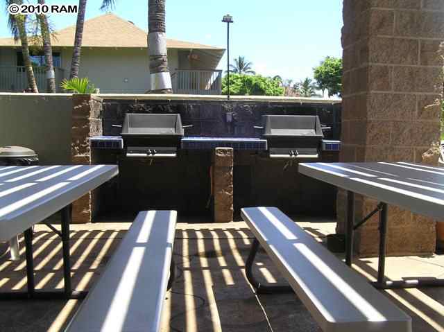 715 South Kihei Road, Unit 226 Kihei, HI 96753 - Photo 23 of 26 a balcony view with a seating space
