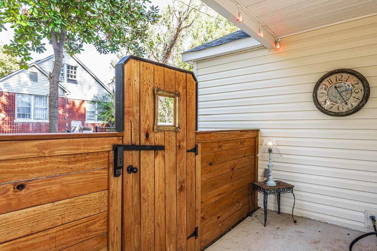 715 South Maple Street Covington, TN 38019 - Photo 11 of 33 a view of a wooden door