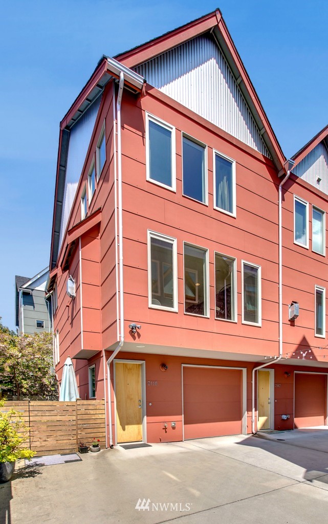 2110 South State Street Seattle, WA 98144 - Photo 1 of 22 Gallery Image 1