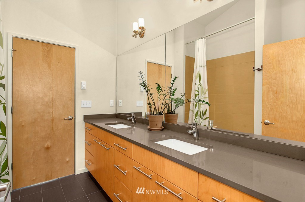 2110 South State Street Seattle, WA 98144 - Photo 14 of 22 Gallery Image 14