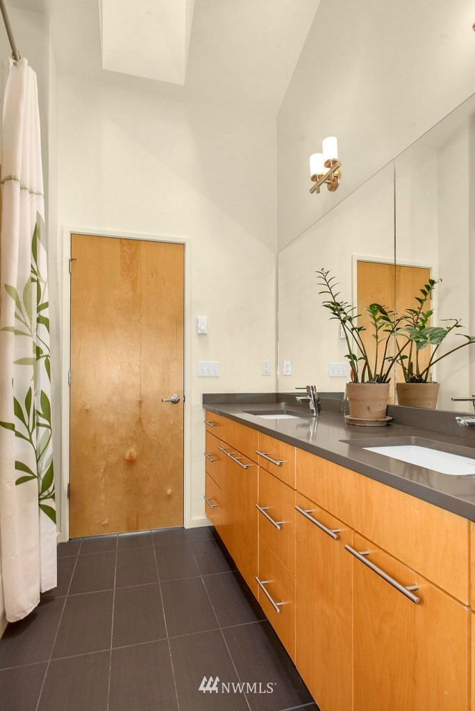 2110 South State Street Seattle, WA 98144 - Photo 17 of 22 Gallery Image 17