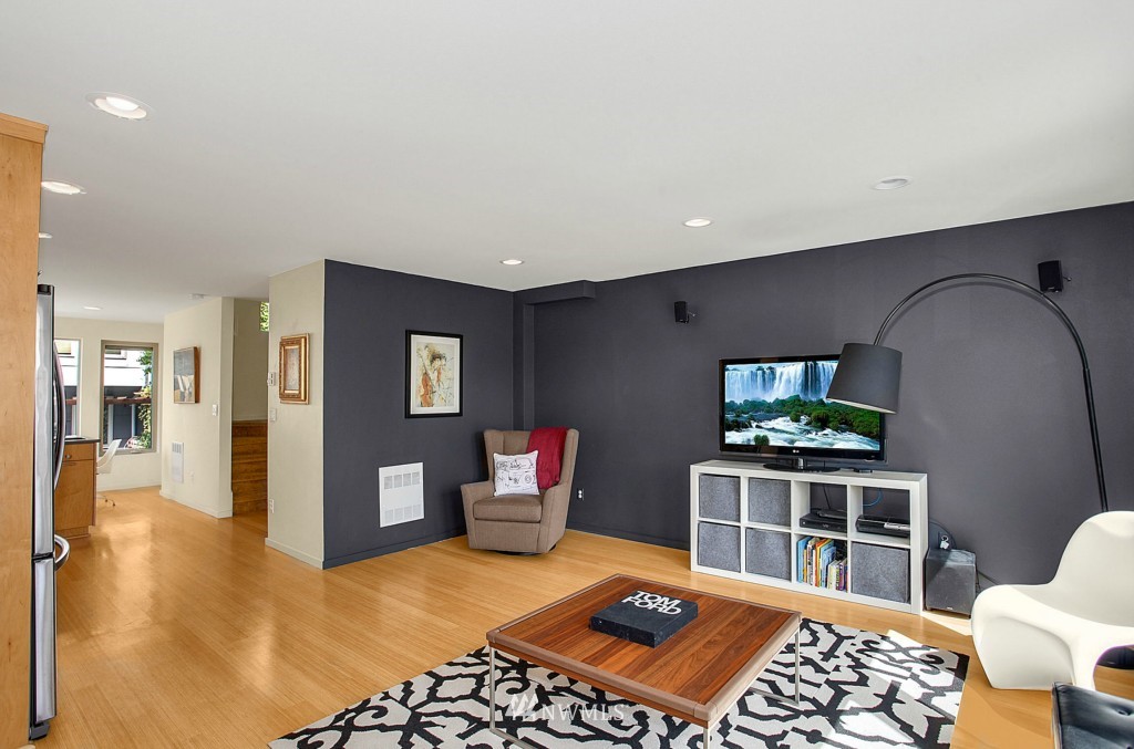 2110 South State Street Seattle, WA 98144 - Photo 3 of 22 Gallery Image 3