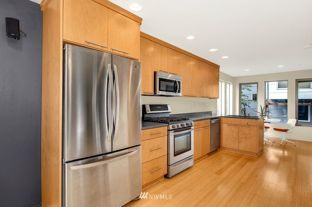 2110 South State Street Seattle, WA 98144 - Photo 6 of 22 Gallery Image 6