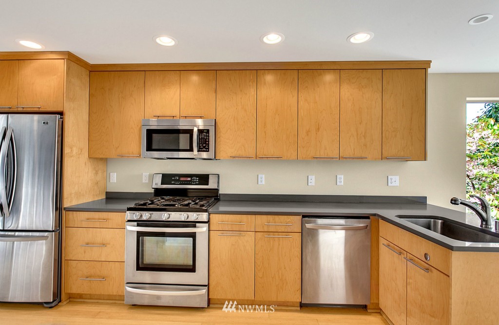 2110 South State Street Seattle, WA 98144 - Photo 7 of 22 Gallery Image 7
