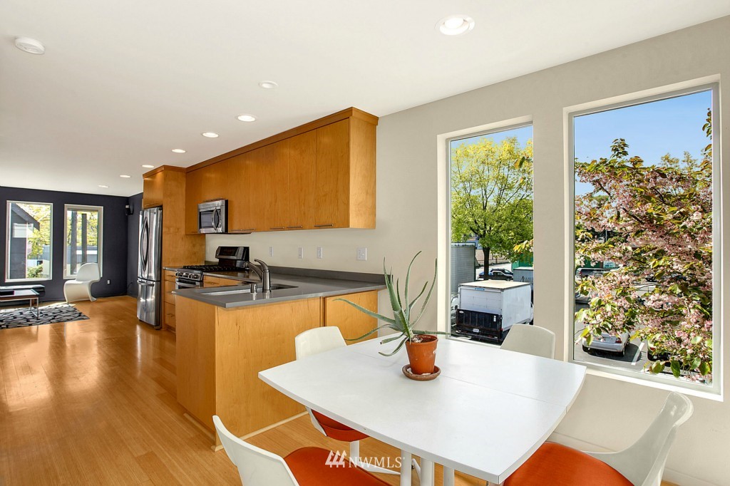 2110 South State Street Seattle, WA 98144 - Photo 8 of 22 Gallery Image 8