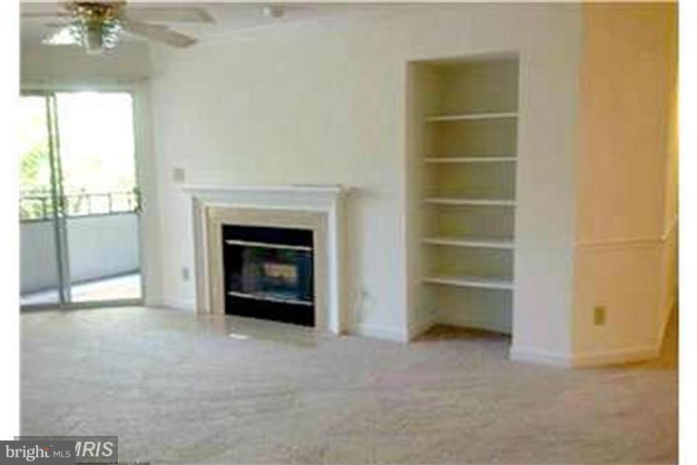 13708 Modrad Way, Unit 7B31 Silver Spring, MD 20904 - Photo 2 of 8 Living Room