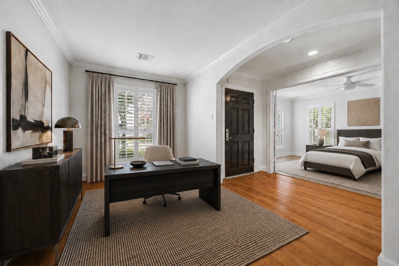 1119 Banks Street Houston, TX 77006 - Photo 3 of 27 Virtually Staged