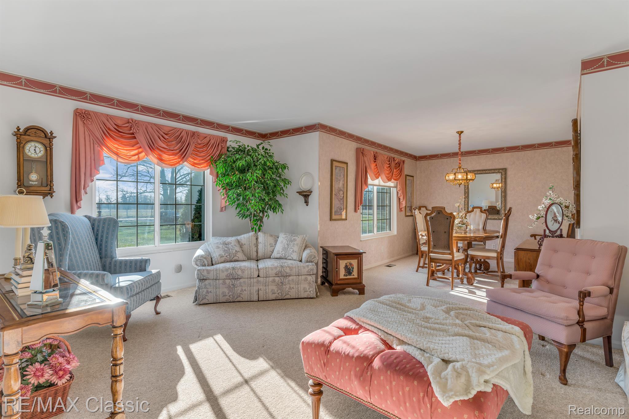 5498 Raubinger Road Swartz Creek, MI 48473 - Photo 15 of 35 Living Room