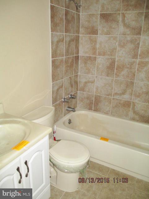 1033 Desoto Road Baltimore, MD 21223 - Photo 4 of 15 Bath