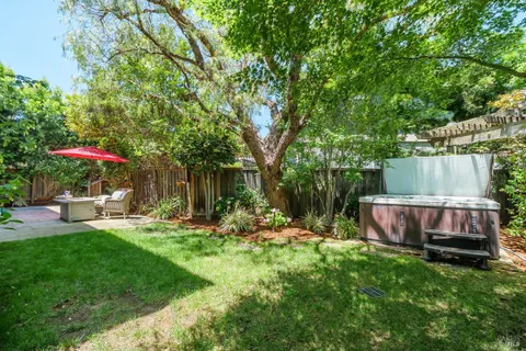 $1,290,000 | 68 Pinheiro Circle, Novato, CA 94945