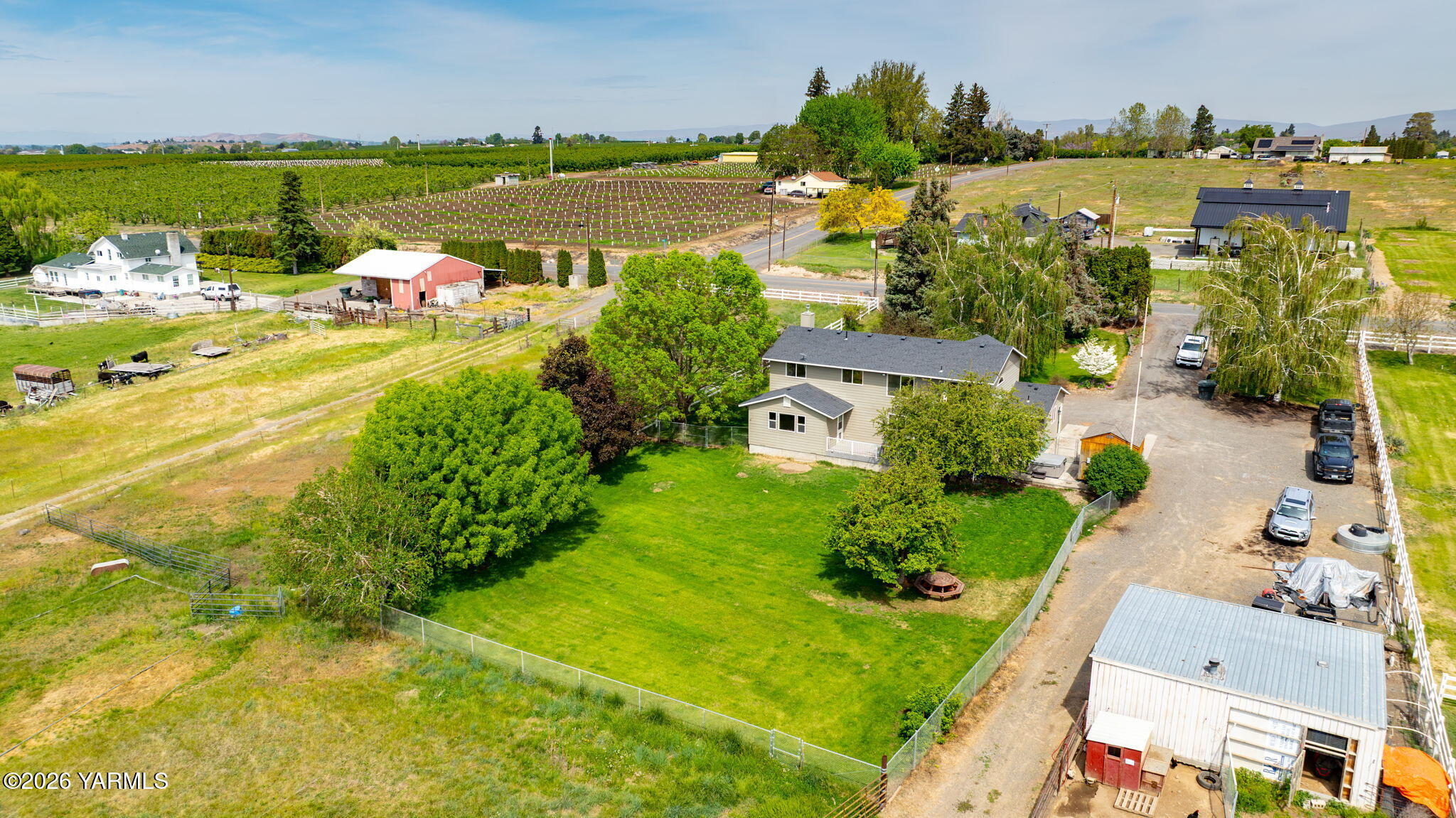 400 Charvet Road Grandview, WA 98930 - Photo 3 of 50 55-web-or-mls-DJI_0388