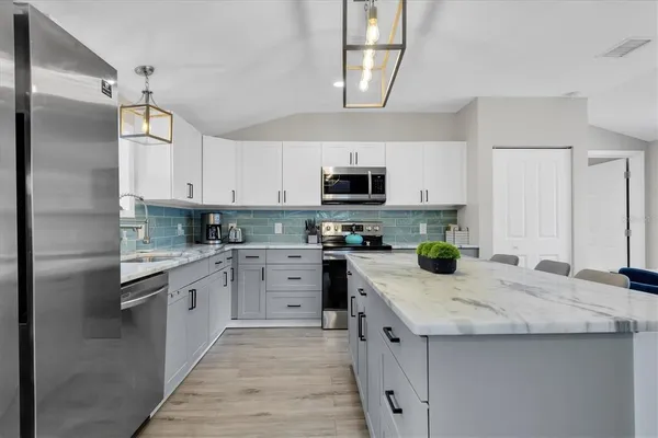$3,000 | 4110 Iola Drive, Sarasota, FL 34231